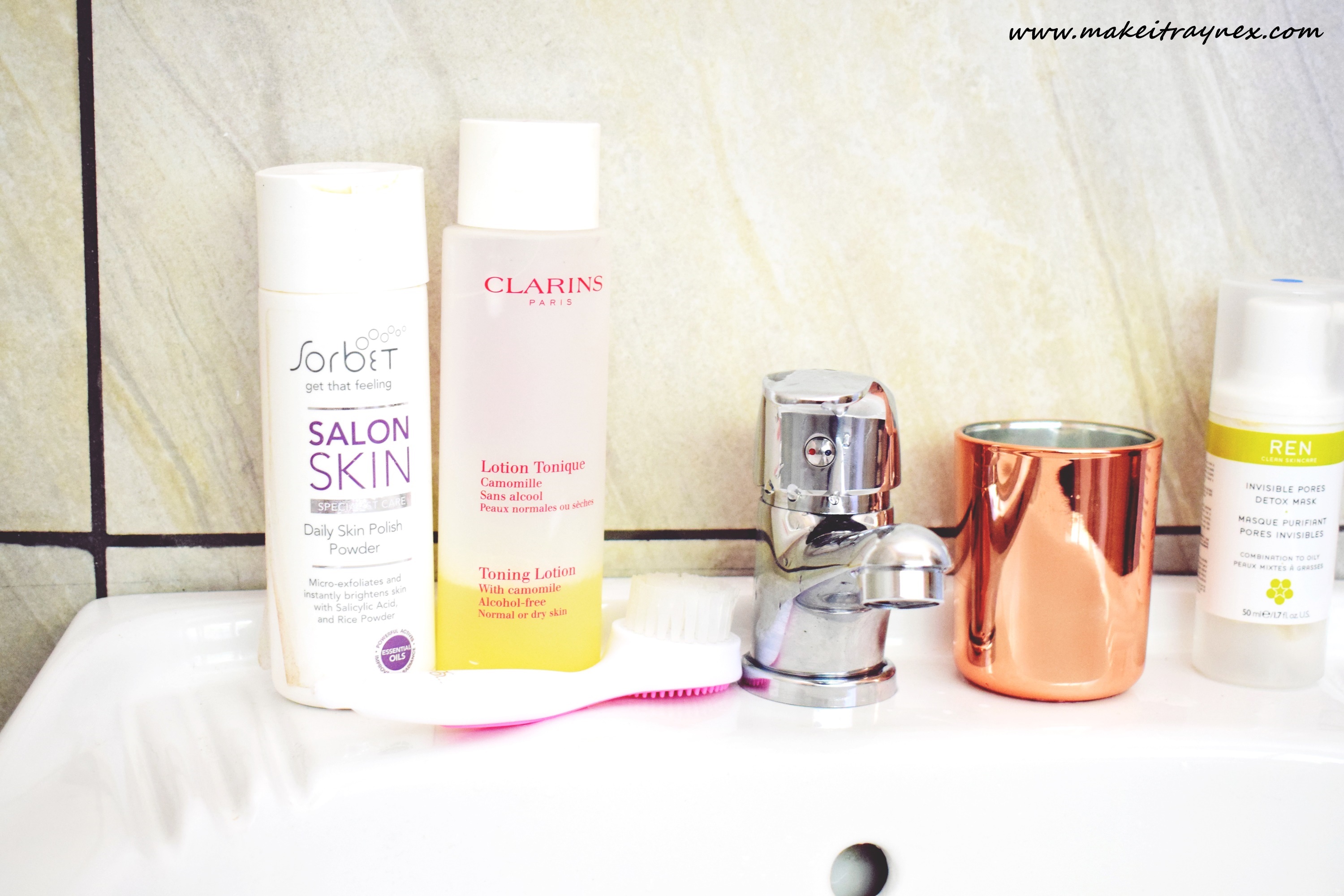 Bathroom Essentials for Pore-less Skin {SKINCARE}